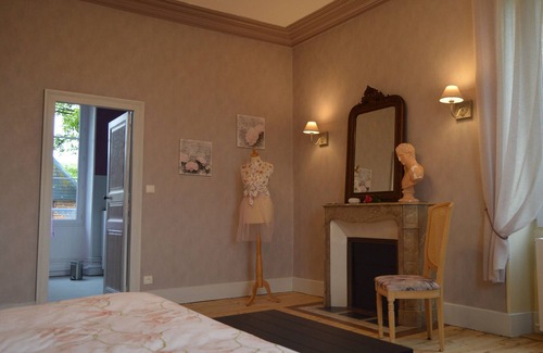 Le Blanc Bed & Breakfast | Elegance and comfort in the heart of Brenne with parking