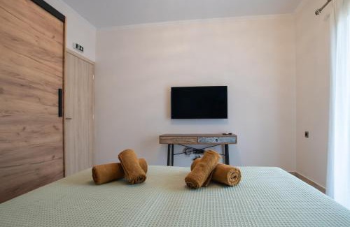 Plataria House | ELEGANCE SUITES