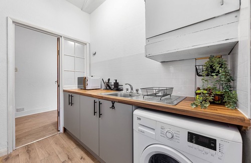 Goodmayes Apartment | Elegant 1 Bdr Flat in Goodmayes w Free Parking