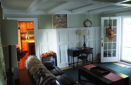 Lee House | Elegant 19th Century New England 2BR vacation rental at Garfield House