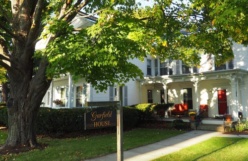 Lee House | Elegant 19th Century New England 2BR vacation rental at Garfield House