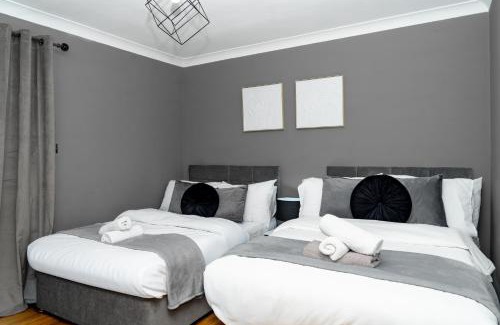 Liberton Villa | Elegant 1BD, Gym, Parking, Bus to Airport, Sleeps4