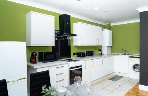Liberton Villa | Elegant 1BD, Gym, Parking, Bus to Airport, Sleeps4