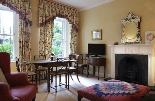 Stockbridge Apartment | Elegant 2 bedroom garden apartment in Stockbridge