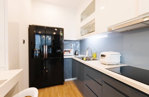 Ngoc Khanh Apartment | Elegant 2BR Metropolis – Fully Equipped, Great Location!