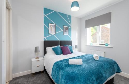 Ashford House | Elegant 3 Bed House For 5- City Central -Free Parking