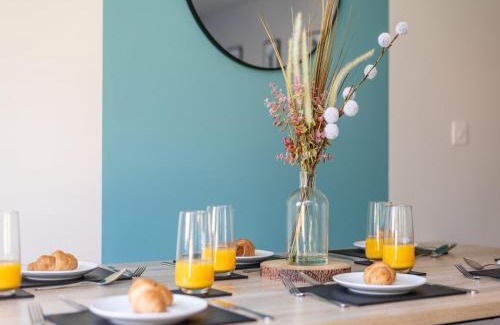 Ashford House | Elegant 3 Bed House For 5- City Central -Free Parking