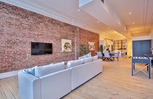 Old Montreal Condo | Elegant 3-bedroom Condo ✭ Old Montreal ✭ Private Terrace