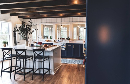 Trinity House | Elegant 3-bedroom home with private beach, wharf & stage