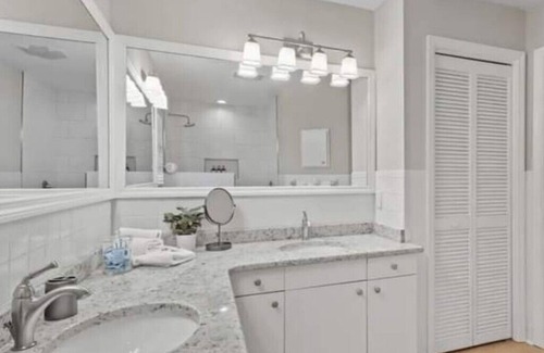 McComb House | Elegant 3 Bedroom House