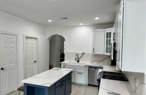 Alden Bridge House | Elegant 3 Bedroom Home in The Woodlands, Texas. The Waterway. Market Street.