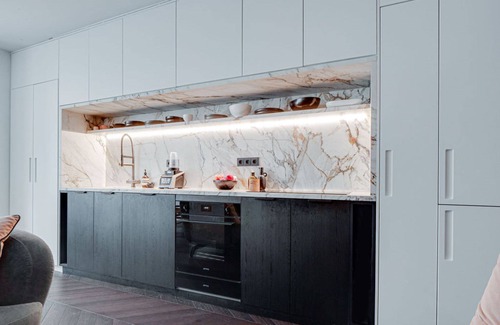 Oude Pijp Apartment | Elegant 3-Room Apartment with AC , Located in the Heart of De Pijp