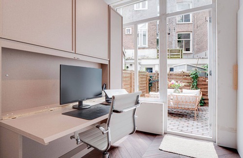Oude Pijp Apartment | Elegant 3-Room Apartment with AC , Located in the Heart of De Pijp