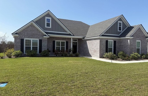 Lake Park House | Elegant 4BR Retreat New build Comfort & Style