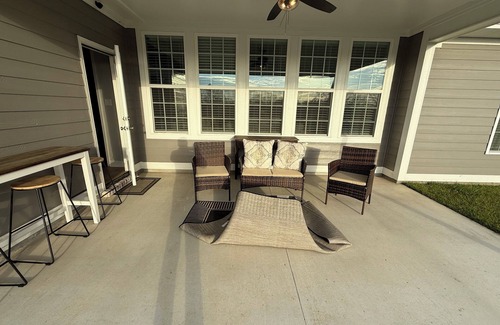 Lake Park House | Elegant 4BR Retreat New build Comfort & Style