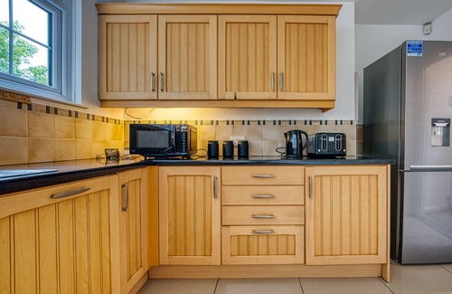 Newark upon Trent House | Elegant 5 Bedroom house in Nottingham