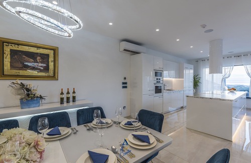 Kastelir Villa | Elegant 5-BR Villa with Heated Saltwater Pool & Chic Interiors Near the Coast