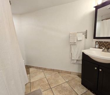 Old City Apartment | Elegant and Cozy Loft in the Heart of Old City
