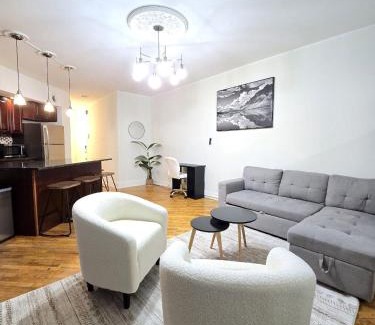 Old City Apartment | Elegant and Cozy Loft in the Heart of Old City
