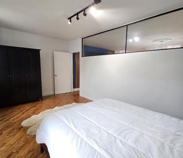 Old City Apartment | Elegant and Cozy Loft in the Heart of Old City