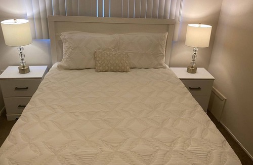 South Gate Apartment | Elegant and Modern Apartment near downtown LA