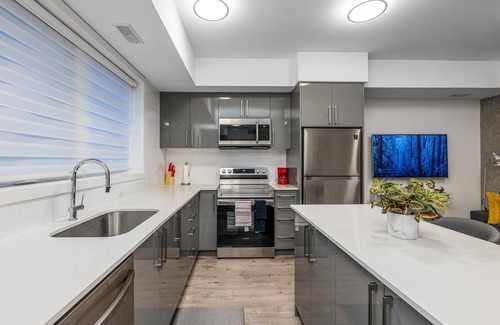 Niagara Falls House | Elegant Apartment, 5mins from the Falls