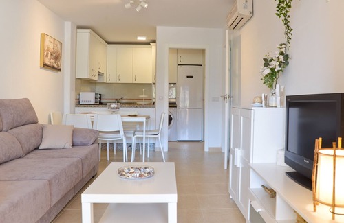 El Morche Apartment | Elegant Apartment on the Beach with Terrace, Sea View