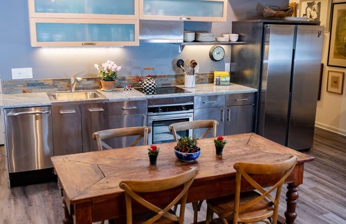 Capitol Hill Apartment | Elegant apt on Capitol Hill with high-end finishes and furnishings