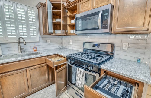 El Paso House | Elegant Art Deco Home designed with you in mind