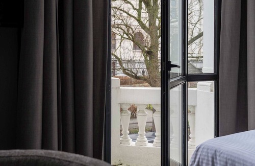 South Antwerp Apartment | Elegant Balcony Suite