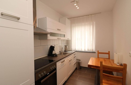 Frohnhausen Apartment | Elegant City Apartment, Essen