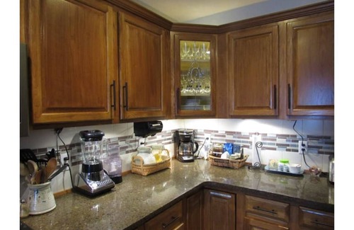 Perry House | Elegant Country Home, Hot tub, fishing pond, ping pong