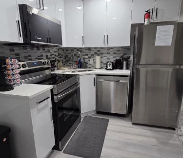 Northwest Edmonton House | Elegant & Cozy 2 Bdrm Basement suite near WEM