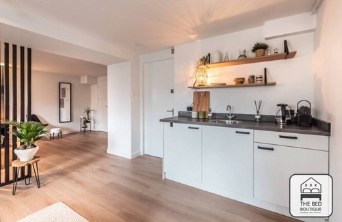 Amsterdam South Apartment | Elegant De Jordaan Apartment in Amsterdam Zuid | Walk to Vondelpark & Museums