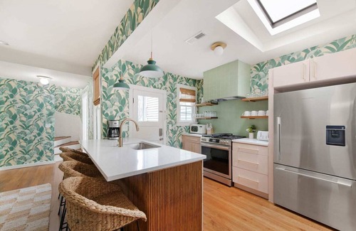 Cannonborough Elliotborough House | Elegant Downtown Charleston - 2 Bedroom/2 Bath