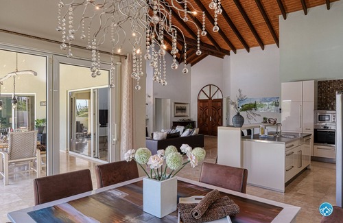 Alto Vista Villa | ELEGANT DREAM VILLA - 5 minutes from Palm Beach