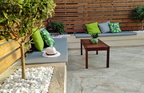 Ammoudia Apartment | Elegant family apartment with kitchen and courtyard