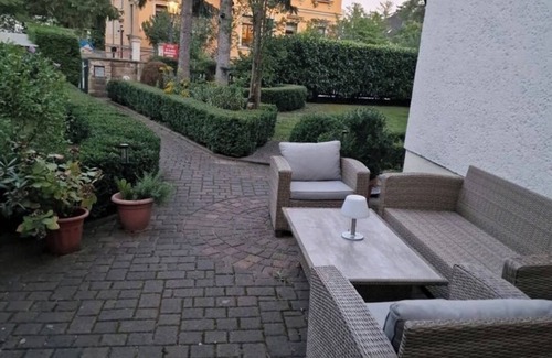 Blasewitz Apartment | "Elegant furnished apartment in Blasewitz - near Blaues Wunder and University Hospital"