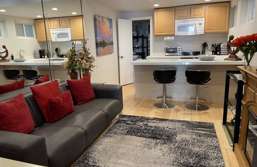 Silver Strand House | Elegant Guest House in Prestigious Silver Strand
