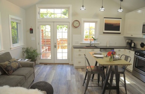 Sebastopol House | Elegant guest house within walking distance to fabulous downtown Sebastopol