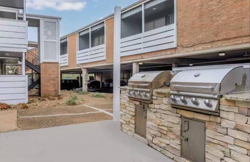Nassau Bay Apartment | Elegant Hideaway Close to NASA and Kemah Boardwalk