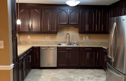 Montgomery House | Elegant Home that sleeps 15 guests!