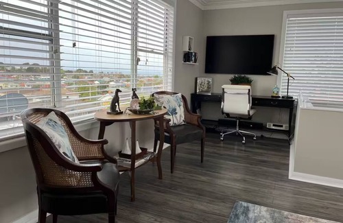 Devonport House | Elegant Home with Coastal Views