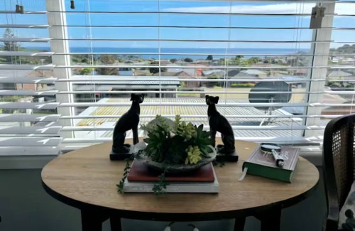 Devonport House | Elegant Home with Coastal Views