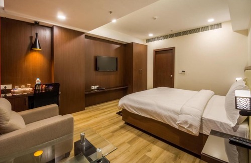 Dwaraka Nagar Hotel | Elegant Hotel