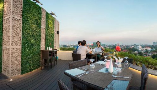 Yankin Township Hotel | Elegant Hotel Pyi Thar Yar