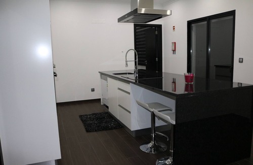 Ponta Delgada Villa | Elegant House and Modern 3 double rooms!