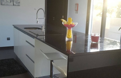 Ponta Delgada Villa | Elegant House and Modern 3 double rooms!