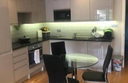 Chiswick Apartment | Elegant London Escape — 2BR Apartment with Breakfast & Daily Cleaning