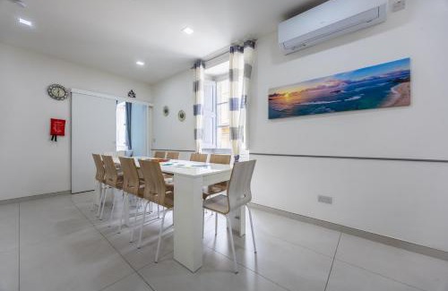 Tarxien House | Elegant & Modern House by SF HOMES - Close to the Three Cities and the airport